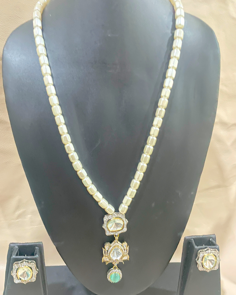 long  kundan pendent with pearls